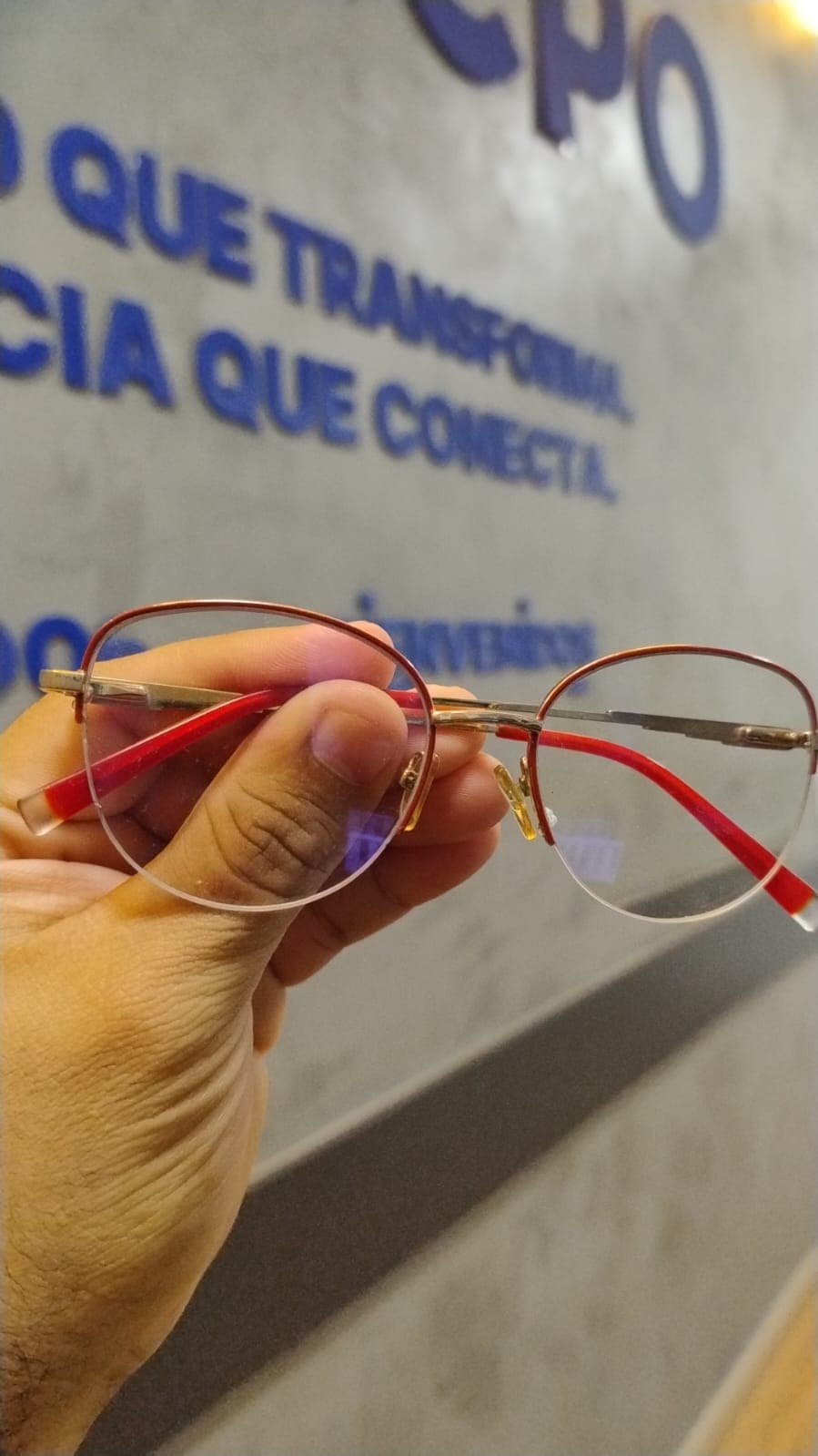 Óculos de Grau Vermelho